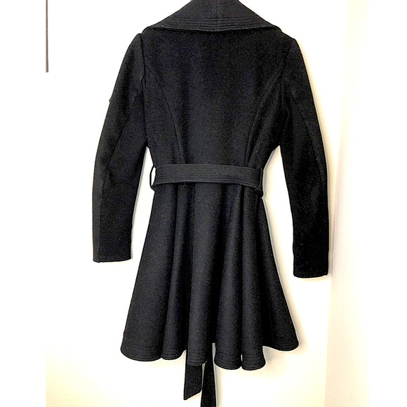 BCBG Max Azria / Size M / Black Stylish Swing Coat - Picture 4 of 9